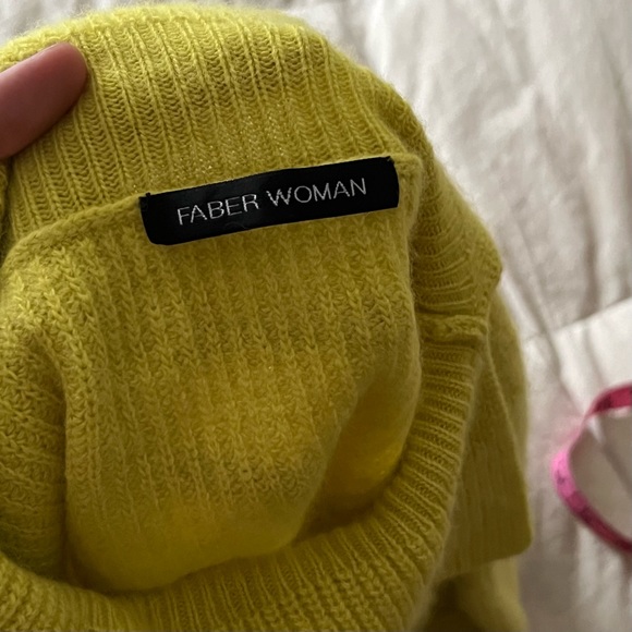 Sale 🔥 Faber Woman Cashmere Angora Turtleneck Sweater Size Medium - Picture 9 of 9